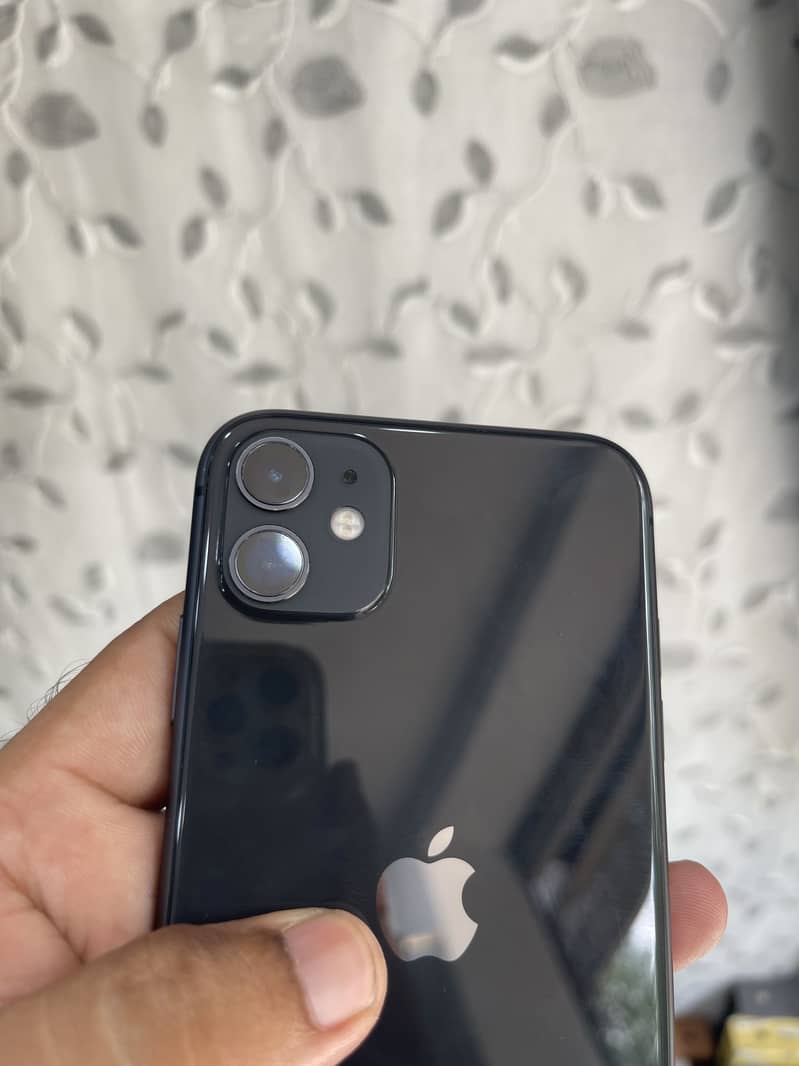Apple iPhone 11 0
