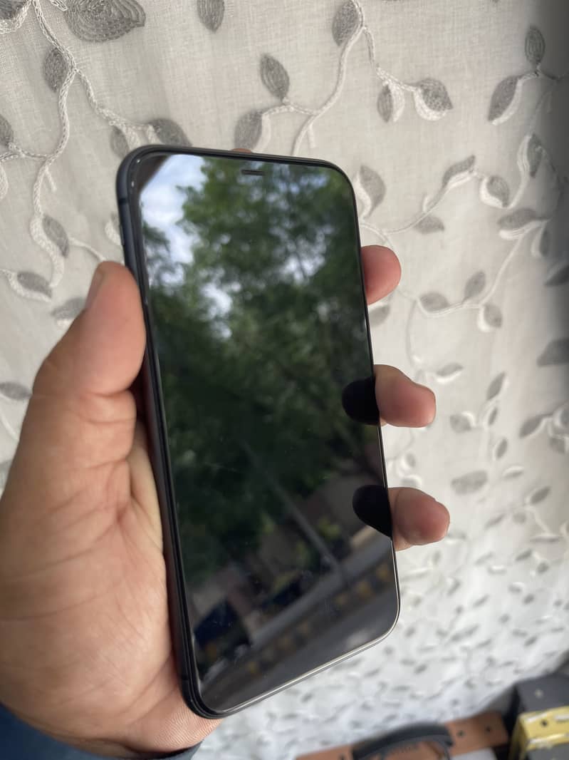 Apple iPhone 11 6