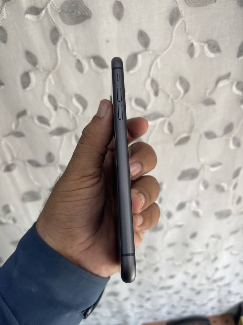 Apple iPhone 11 8