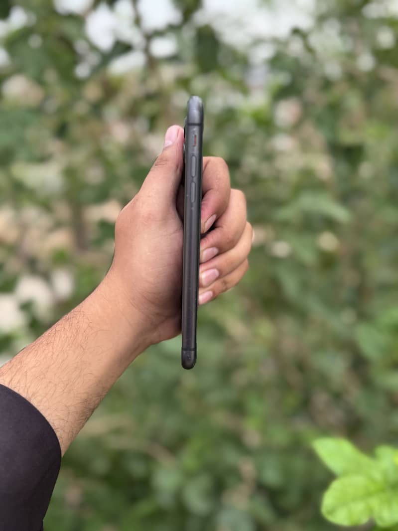 Apple iPhone 11 9