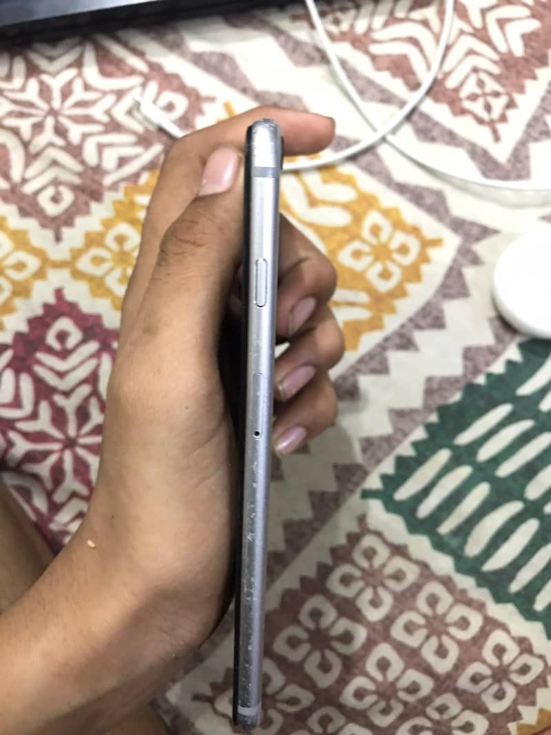 Apple iPhone 6 Plus 2