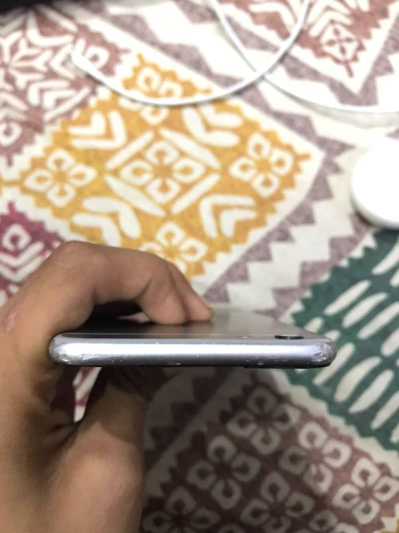 Apple iPhone 6 Plus 3