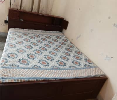 one double bed and one dressing table