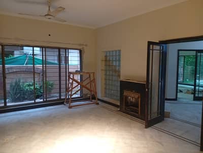Kanal Stylish Bungalow For Rent