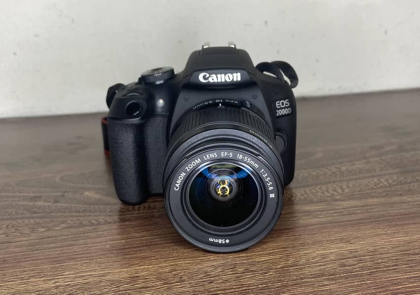 Canon EOS 2000D 3