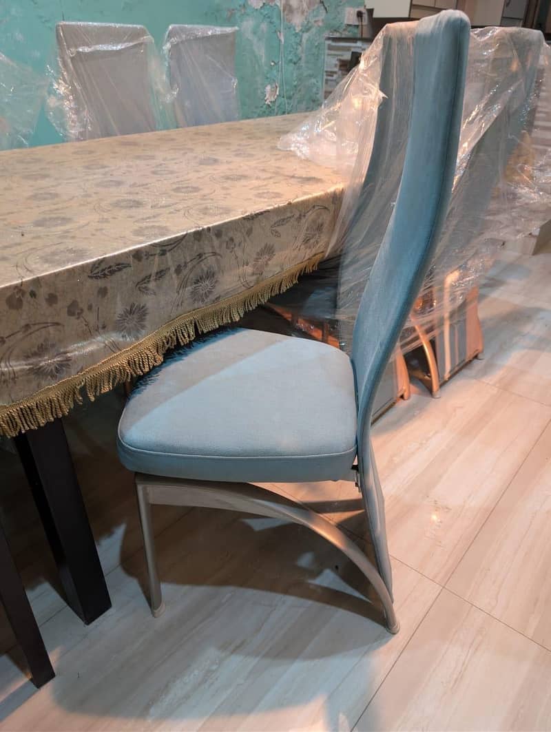 Almost New Dining Table 1