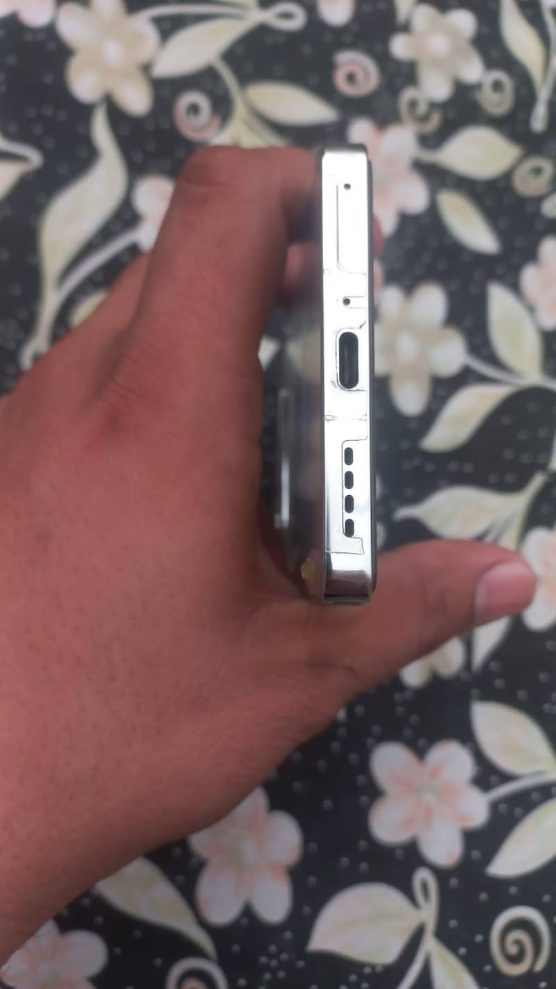 Infinix Note 40 4
