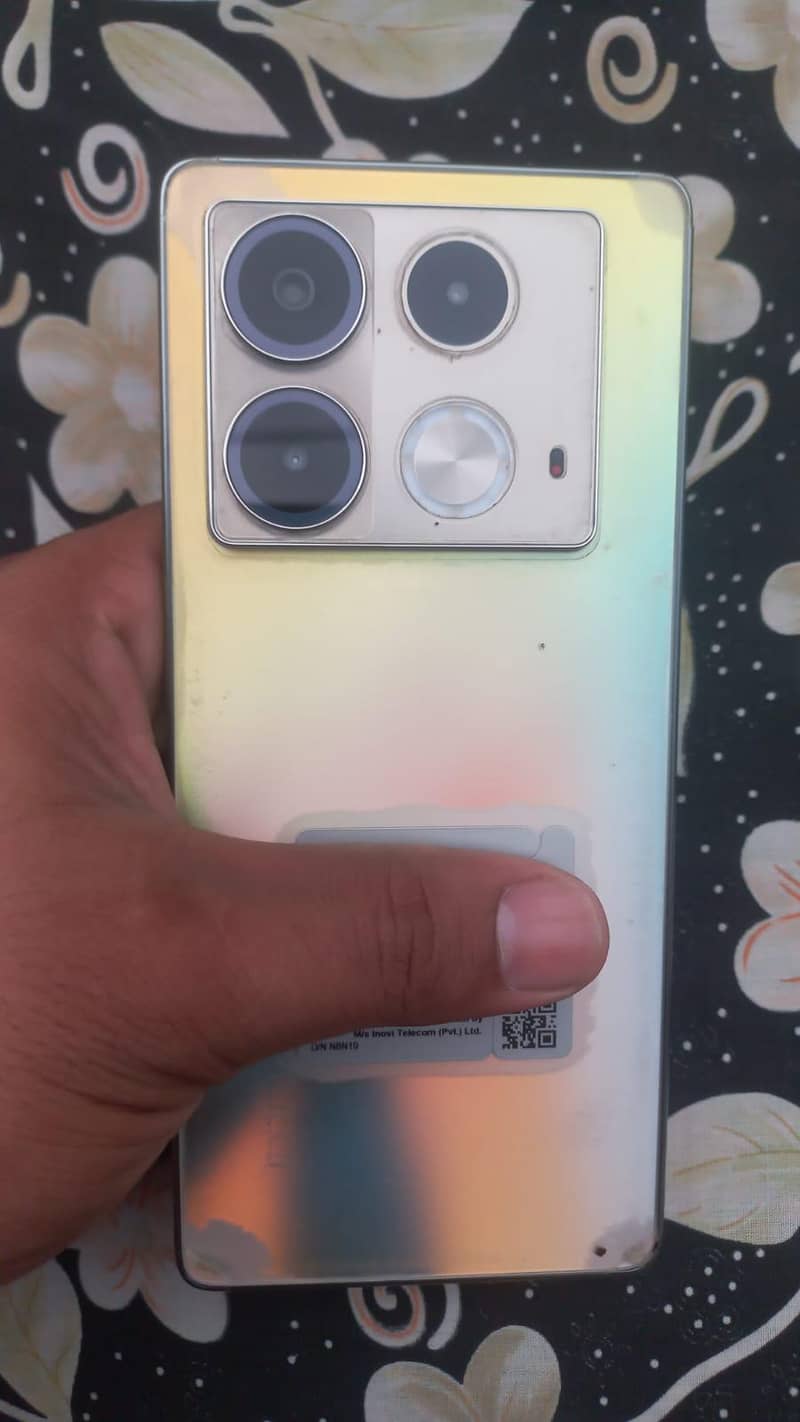 Infinix Note 40 5