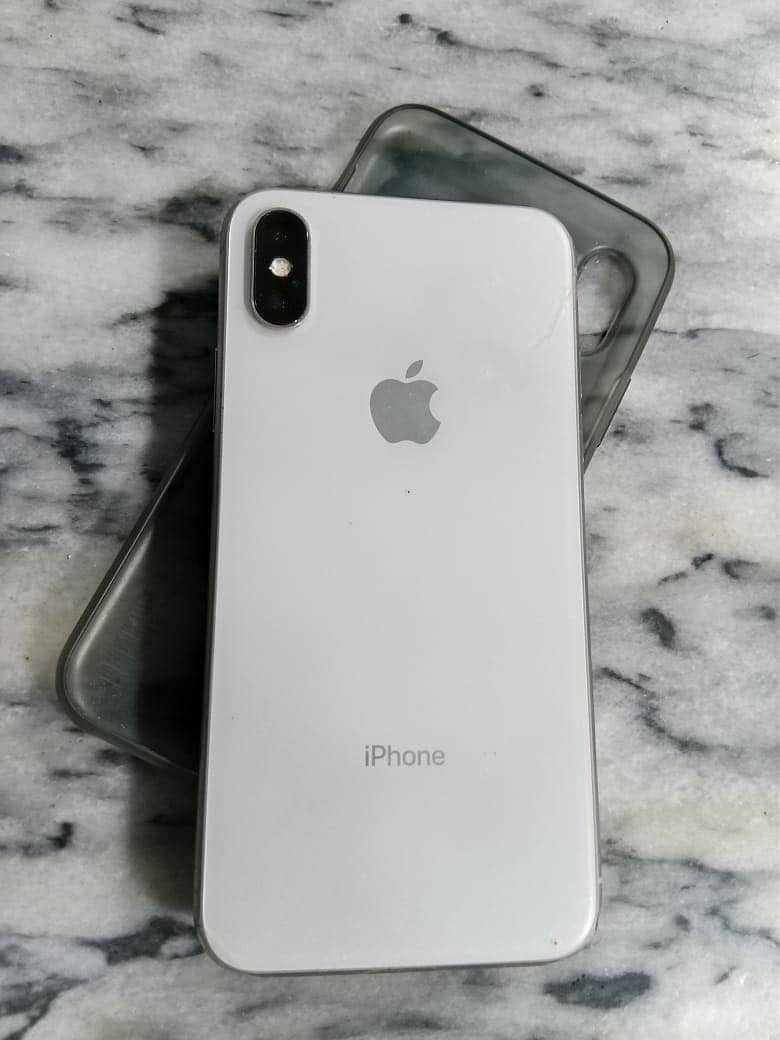 Apple iPhone X 4