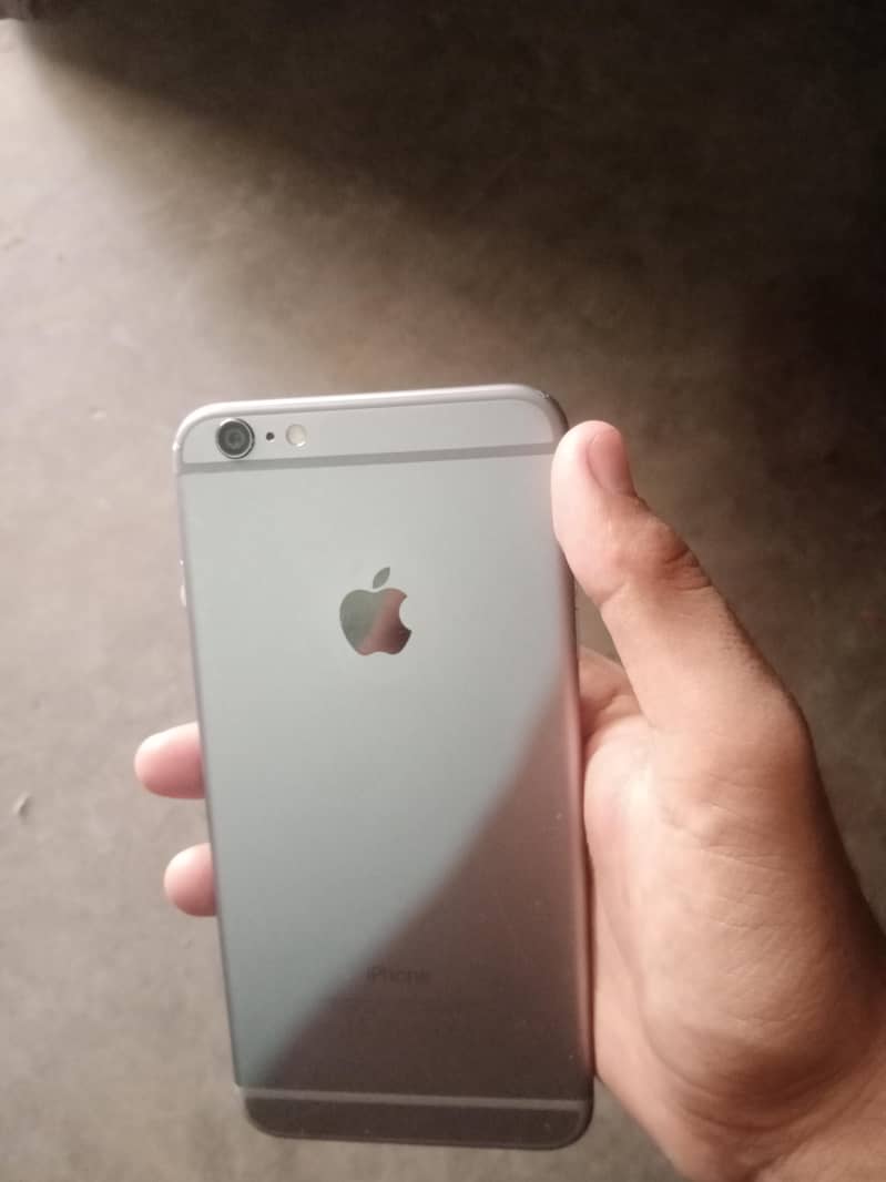 Apple iPhone 6 Plus 4