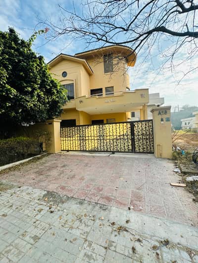 DHA 2 SECTOR ROAD 10 MARLA HOUSE FOR SALE