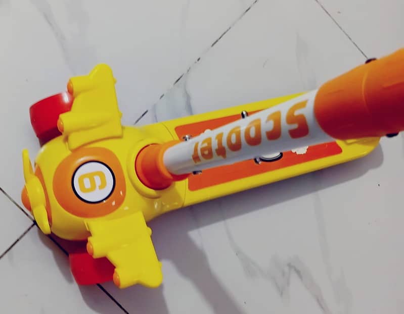 Scooty 8