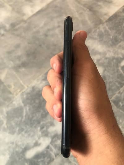 Apple iPhone SE