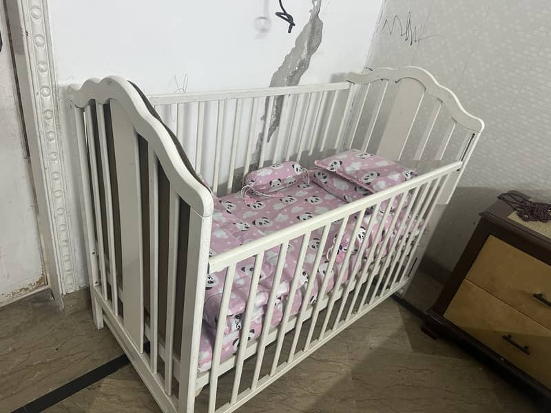 Baby cot 1