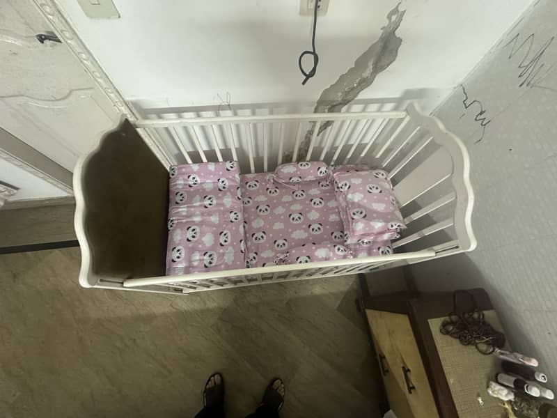 Baby cot 2