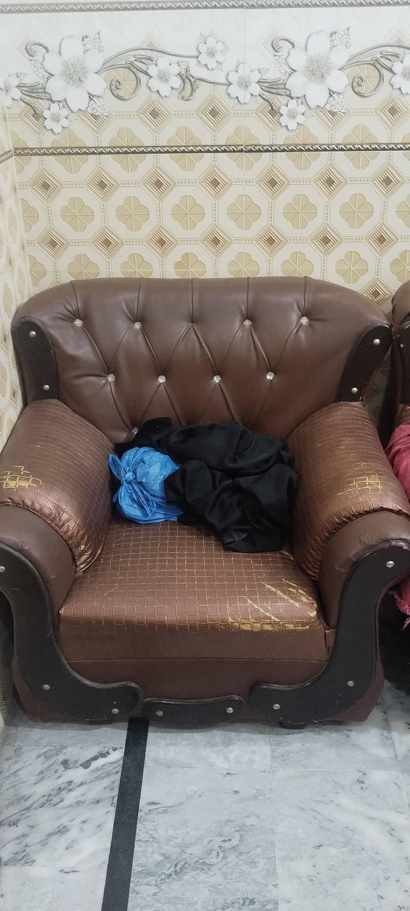 Used Complete Sofa Set 1