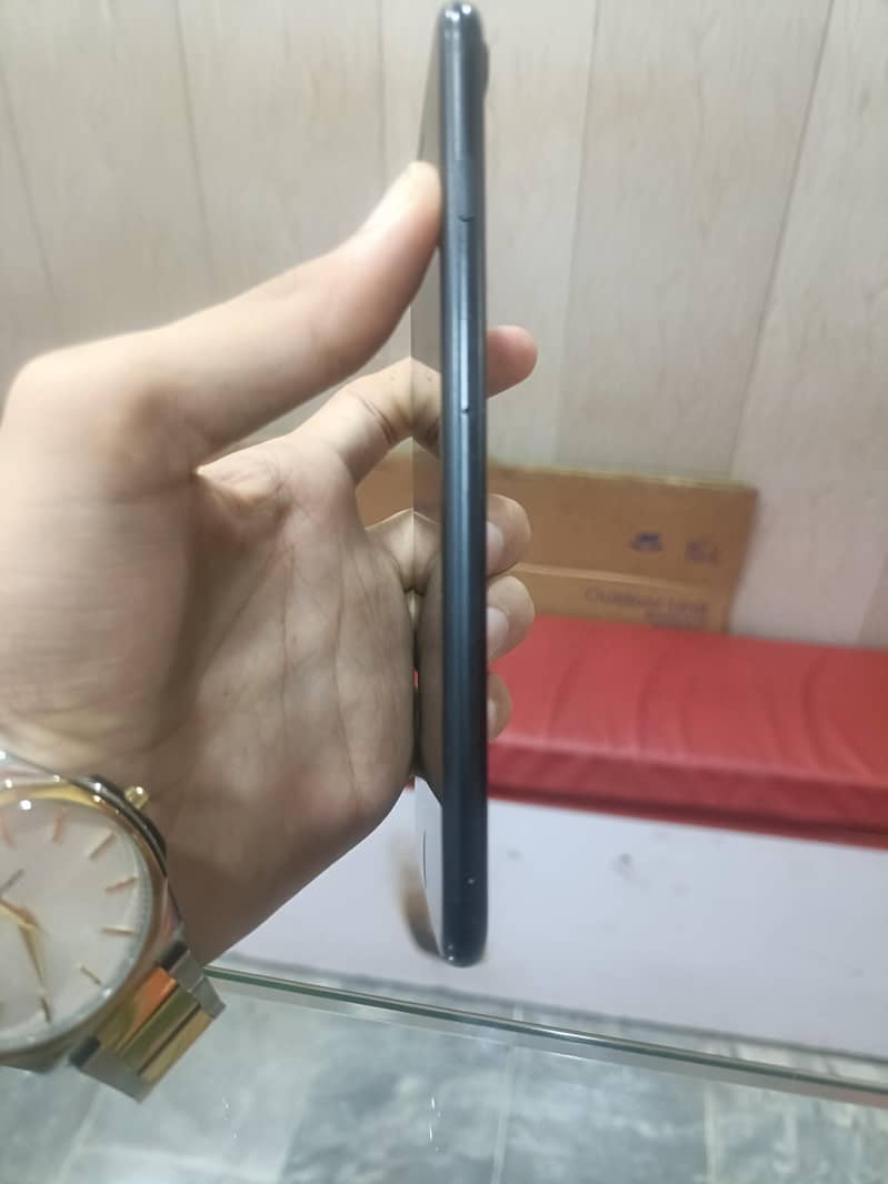 Apple iphone 7 plus 1