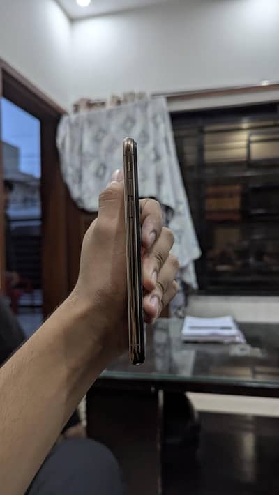 Apple iPhone XS