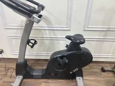 Advance b-200 bike / cycle