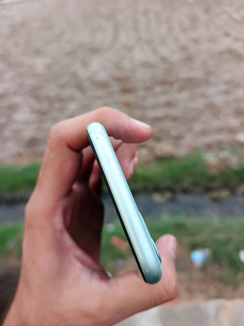 Apple iPhone 11 1