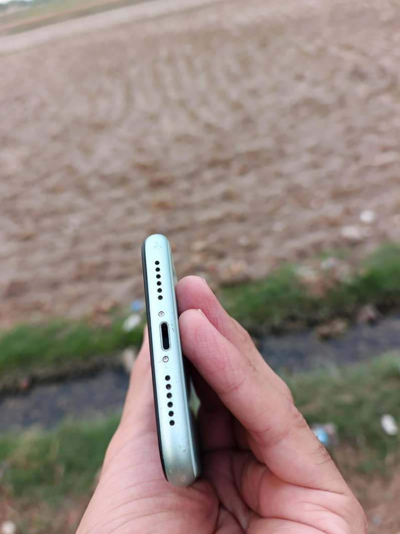 Apple iPhone 11 2