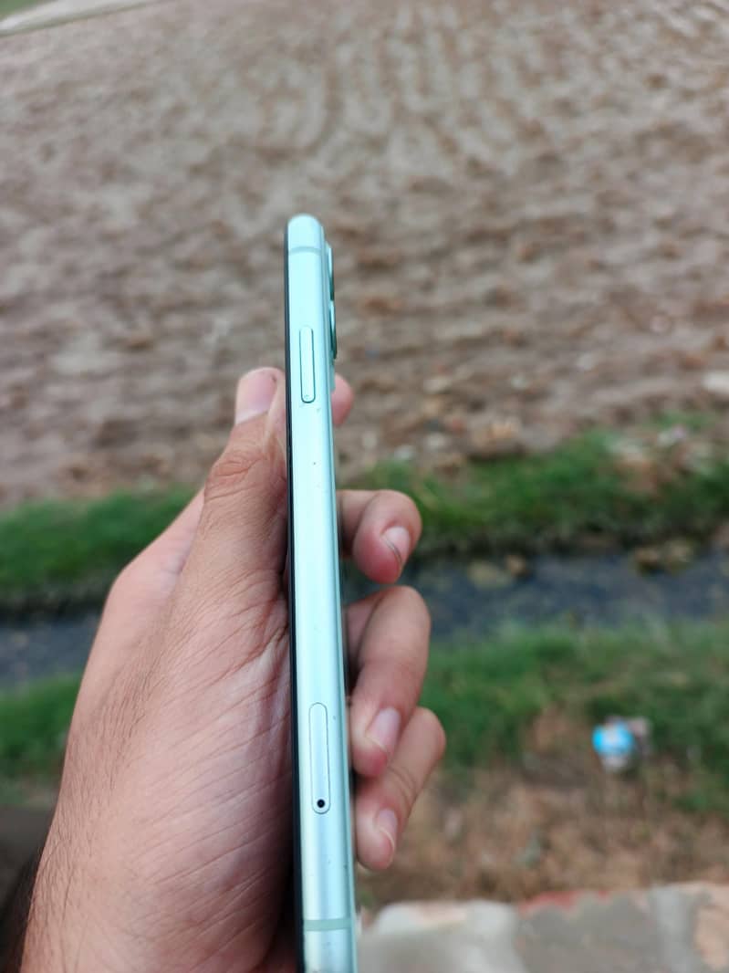Apple iPhone 11 5