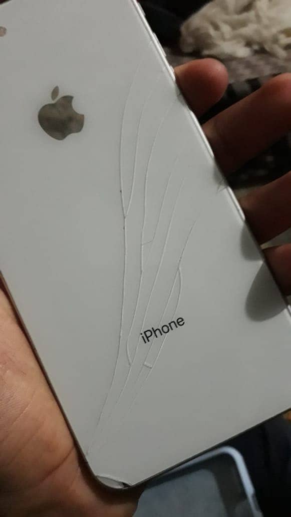 Apple iPhone 8 Plus 2
