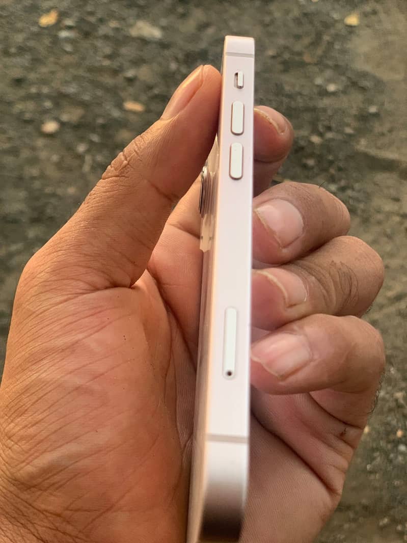 Apple iPhone 13 mini 6