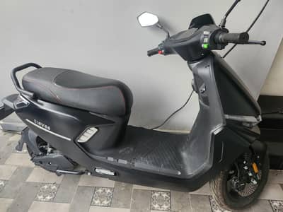 Electric scooty evee S1 for sale
