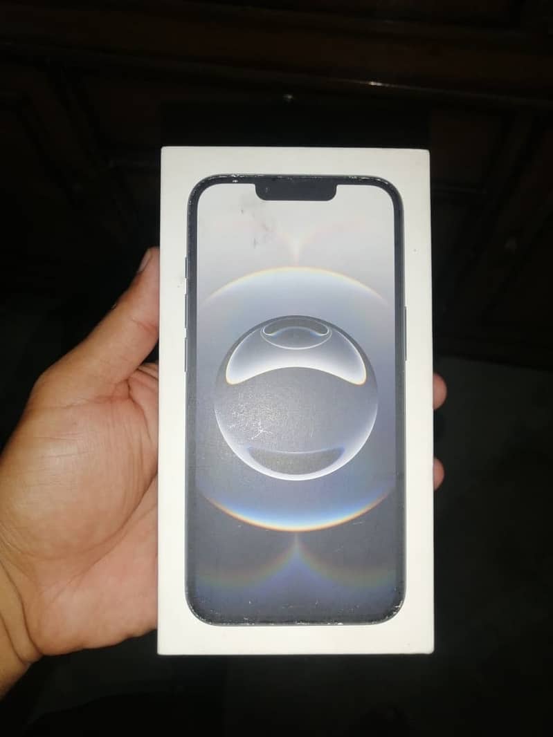 Apple iPhone 16e 0