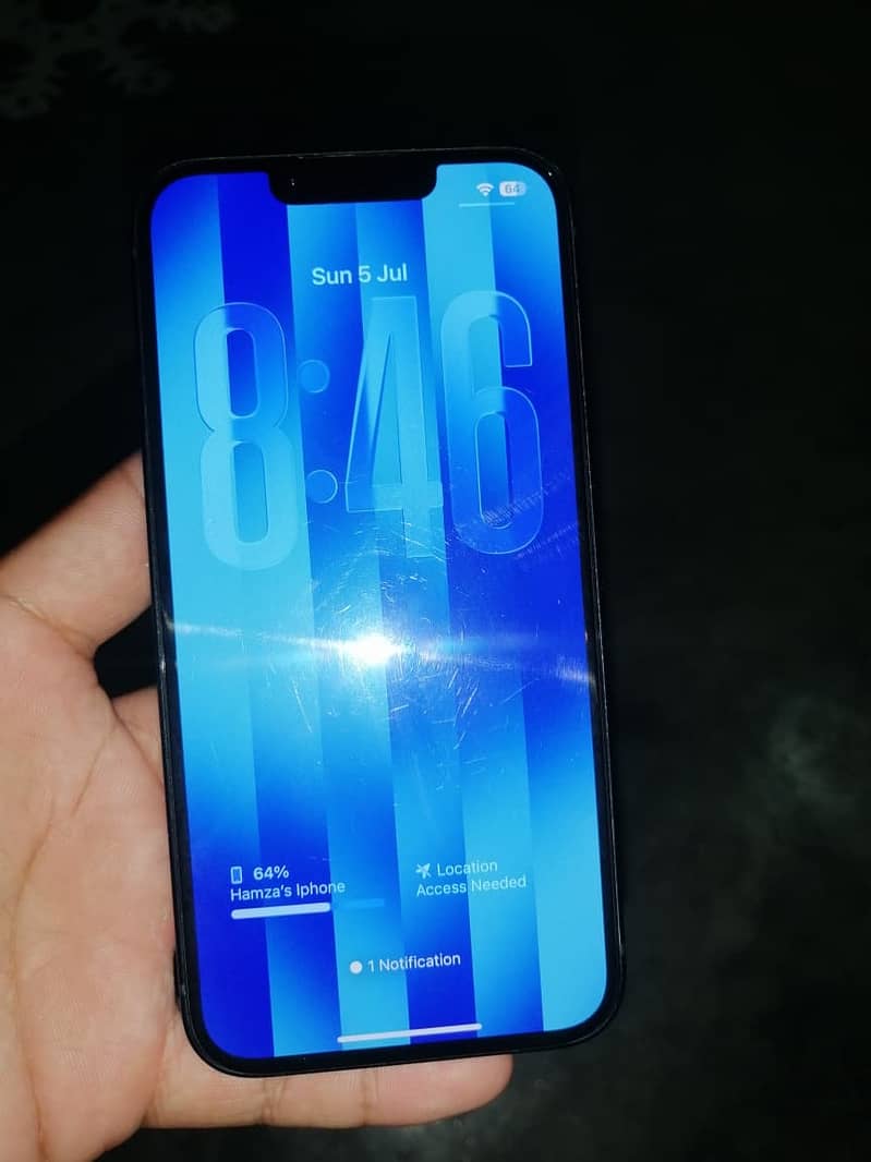 Apple iPhone 16e 5