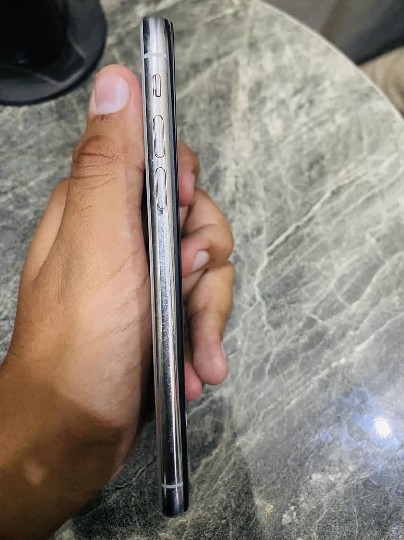 Apple iPhone X 2