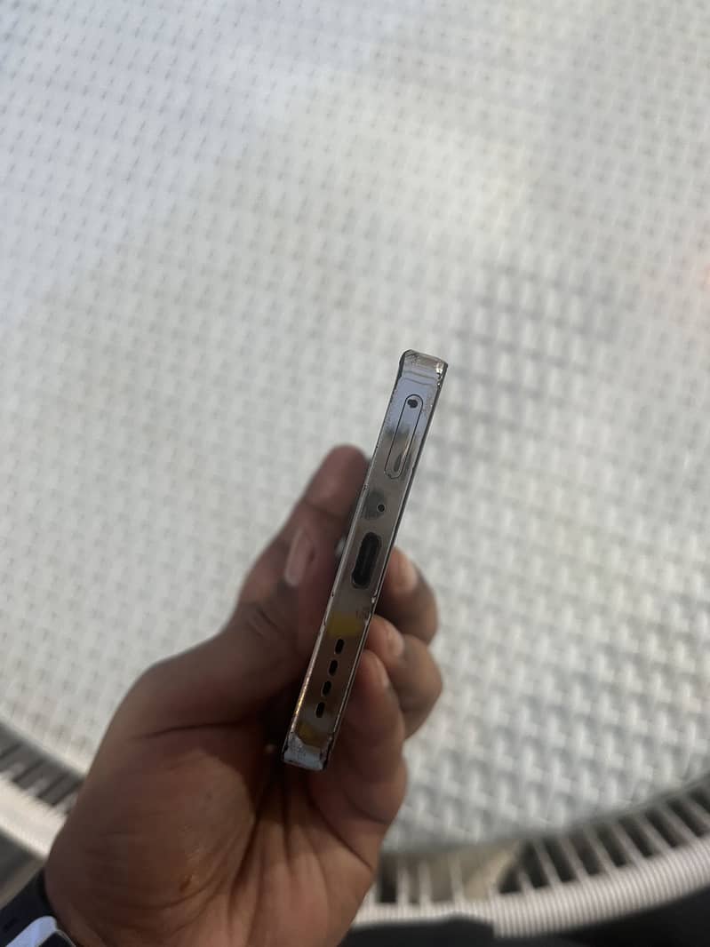 Infinix Note 40 5