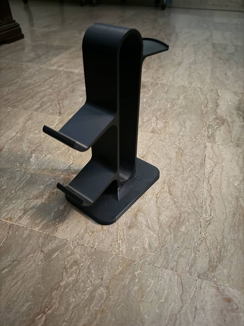 Headphone and controller stand 1