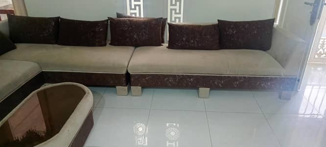 10 seater L-shape sofa set with center table-10/10 condition