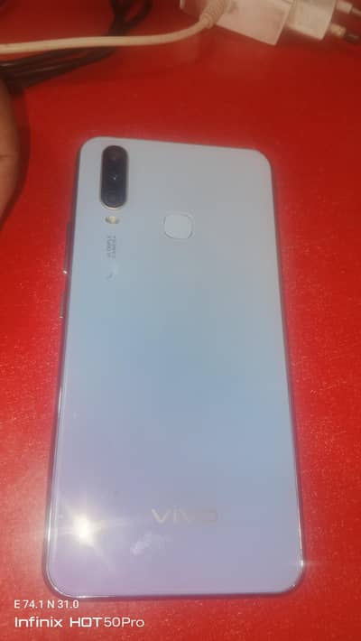 Vivo Y17 good condition box and charger sath hai 03288064533