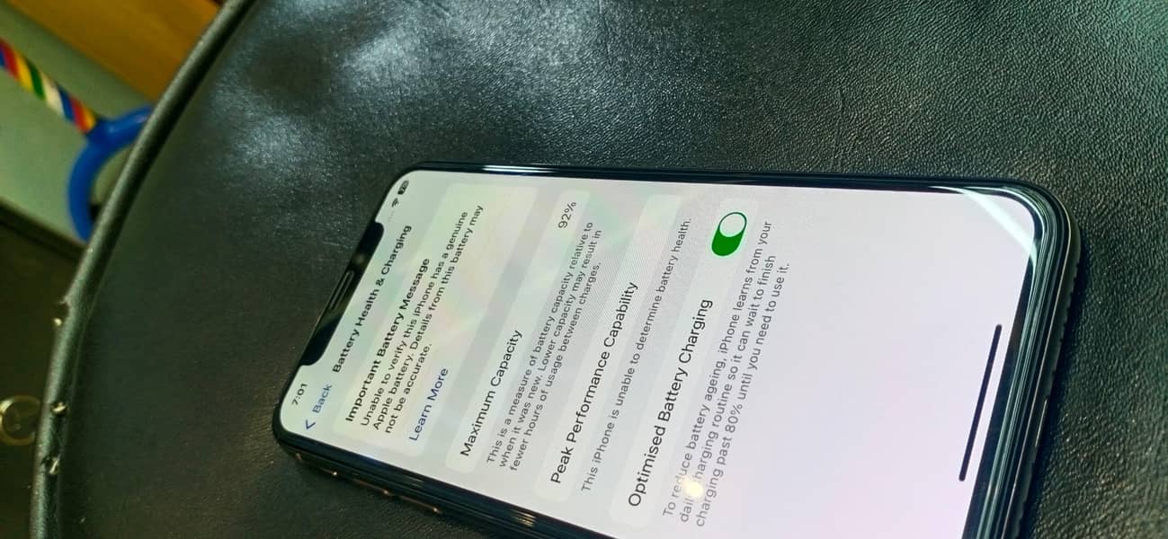 Apple iPhone X 4