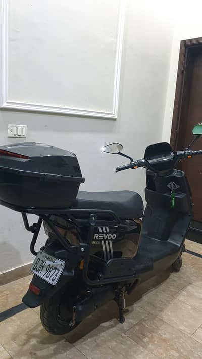 Like new revoo A12 Electric Scotter low mileage,registered and PPF