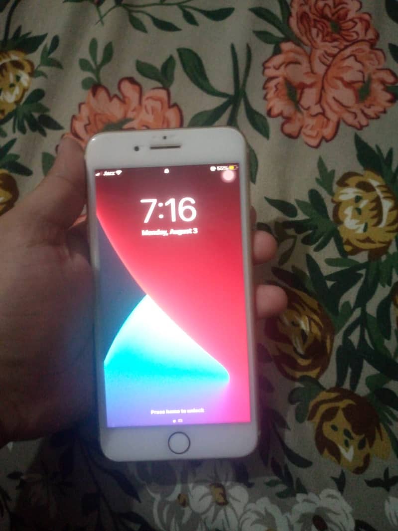 Apple iPhone 7 Plus 0