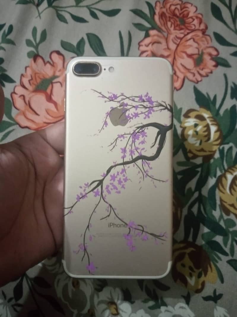 Apple iPhone 7 Plus 1