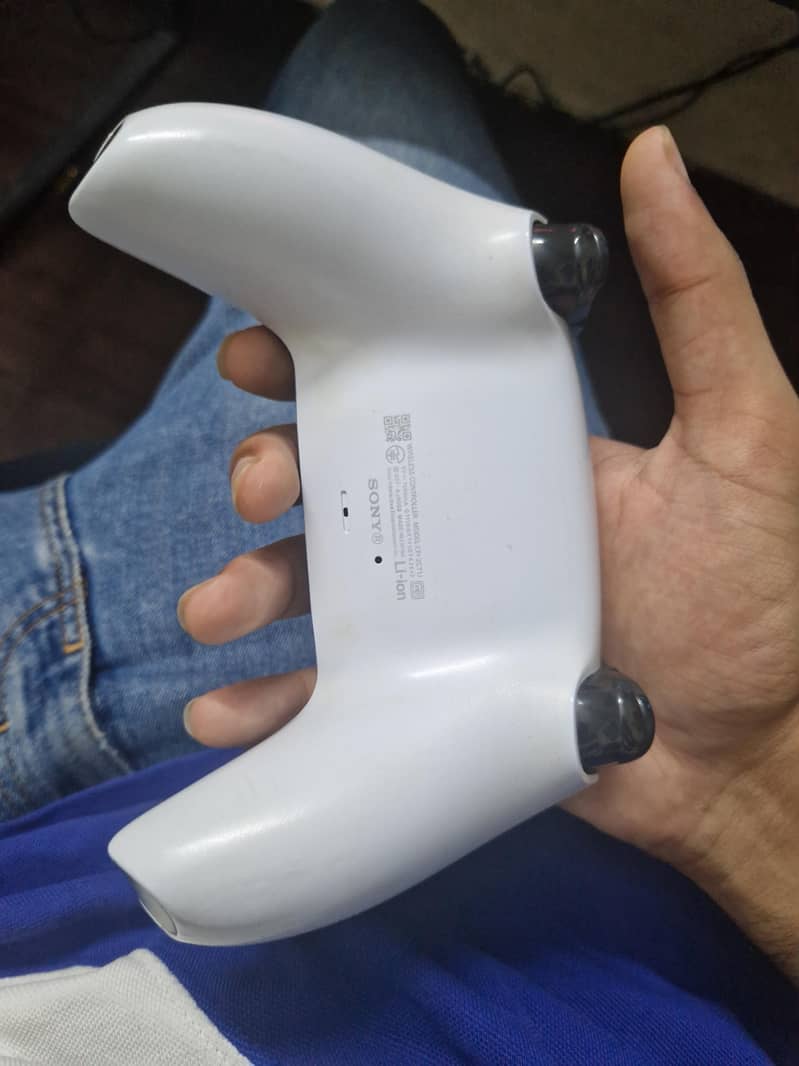 Playstation 5 controller 1