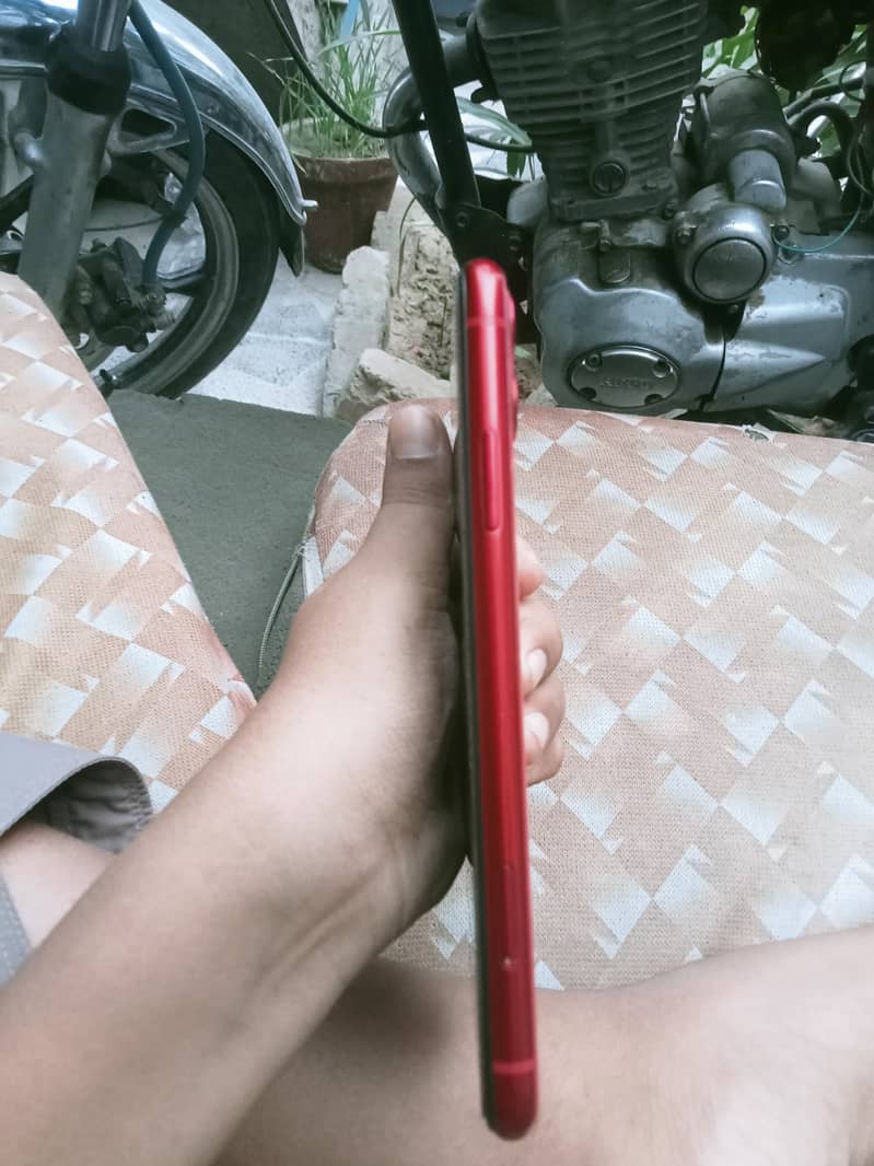 Apple iPhone 11 3