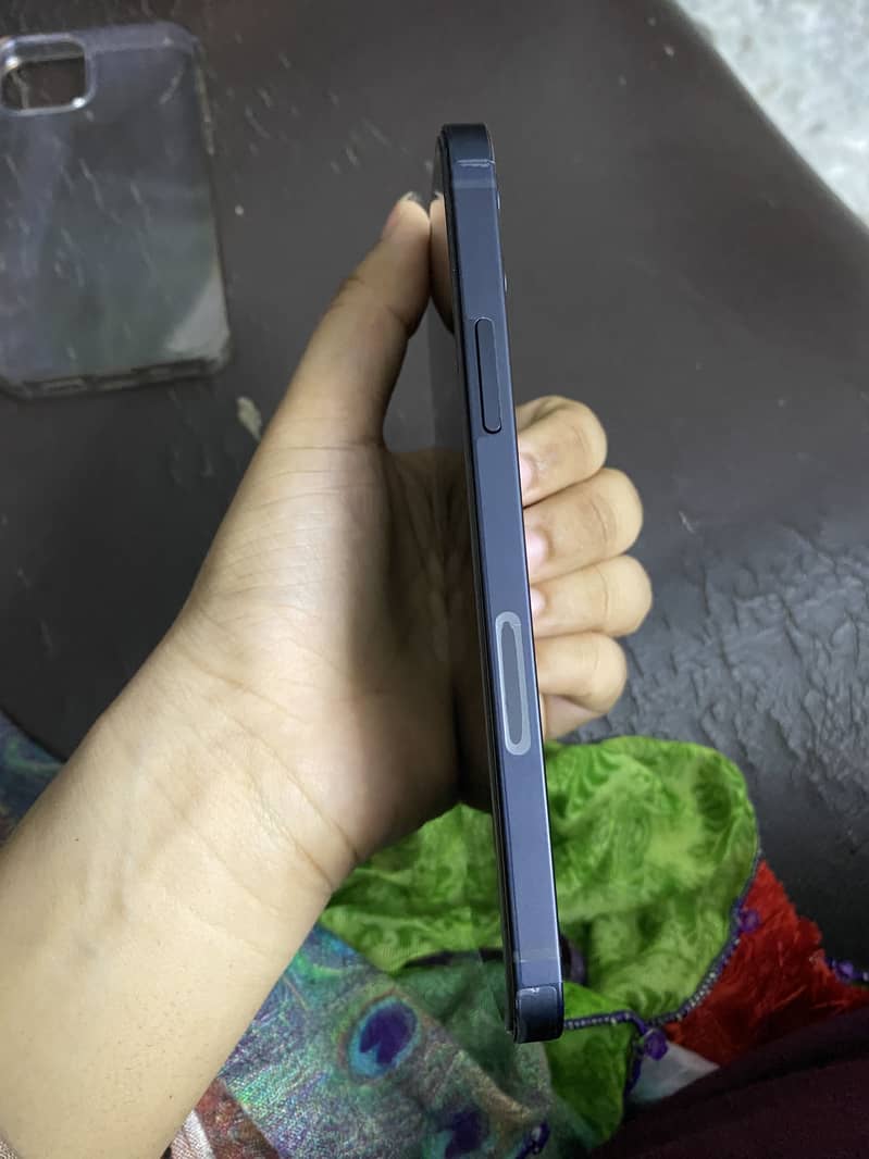 Apple iPhone 12 3