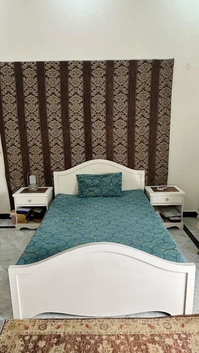 Queen size bed with brand new mattress