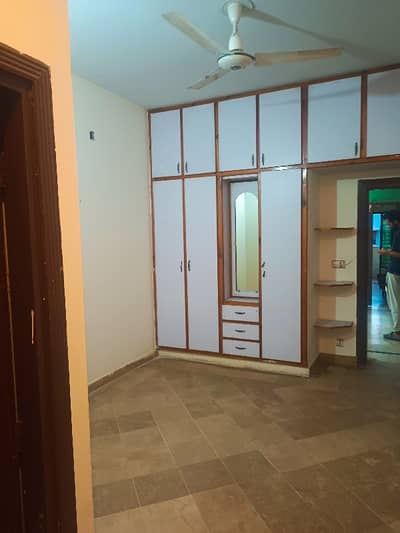 7 Marla Upper Portion For Rent | 2 Bed | Servant Quarter | PKR 70,000 | Prime Location