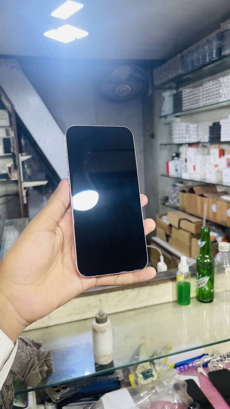 Apple iPhone 15 plus 4