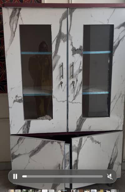 Almari full size in good condition urgent sale