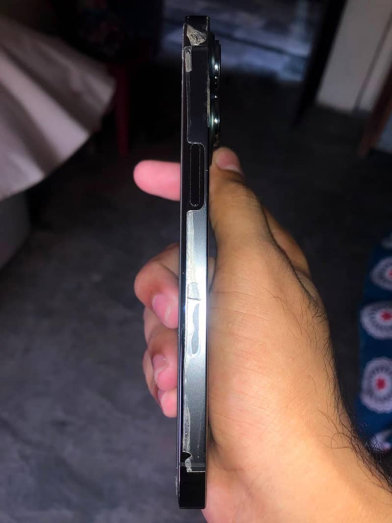 Apple iPhone 13 Pro 2