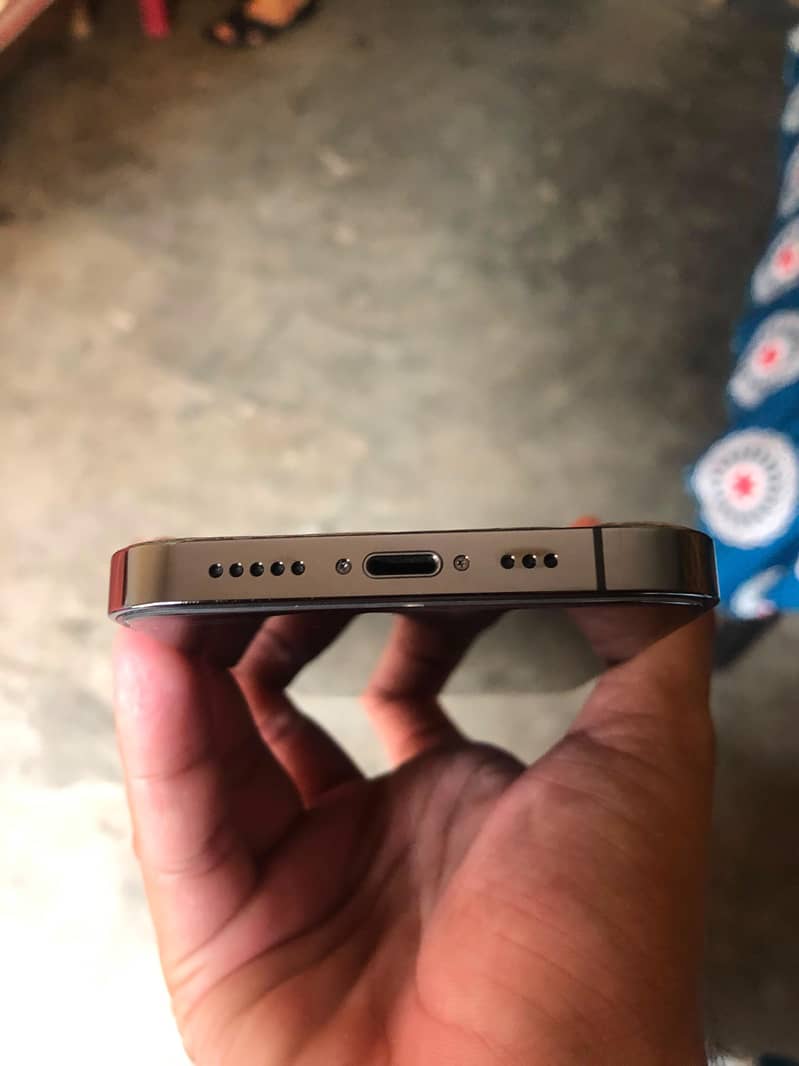 Apple iPhone 13 Pro 3