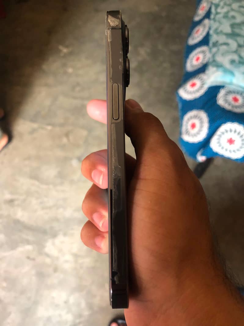 Apple iPhone 13 Pro 4